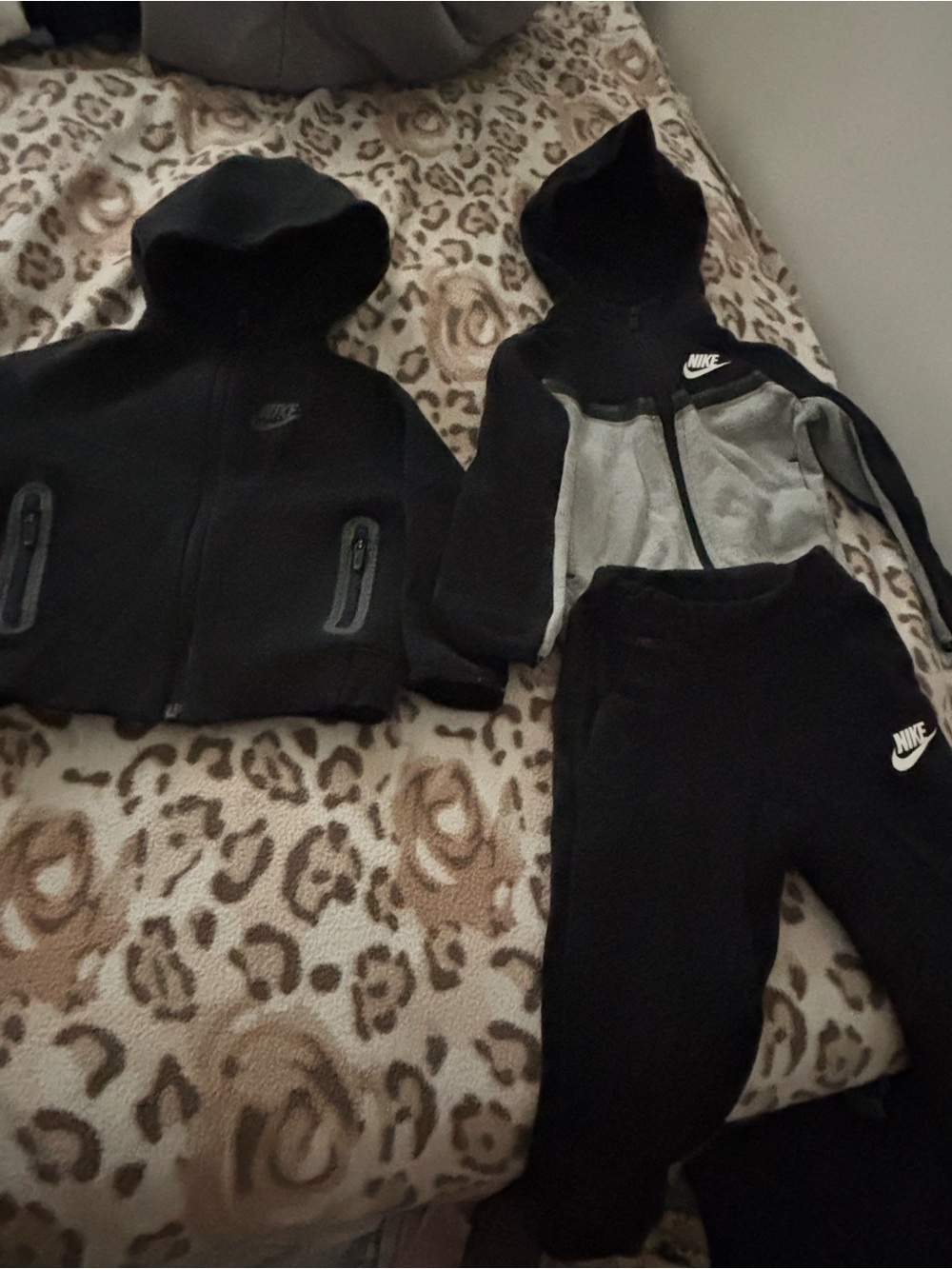 Kids nike tech set